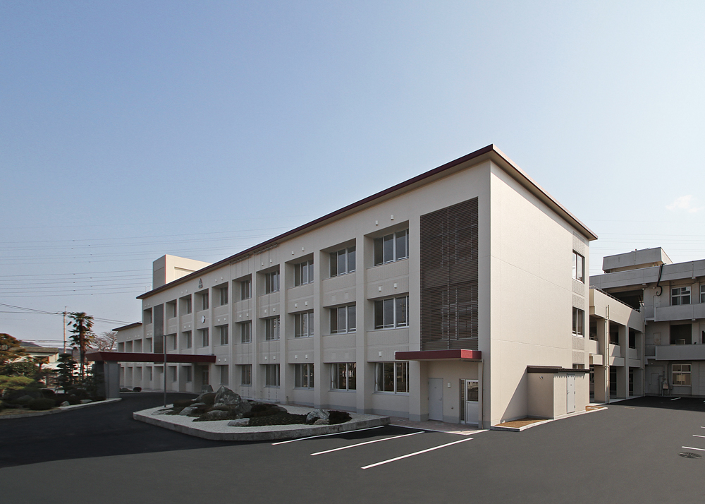 画像：新居浜商業高校本館　新築外工事